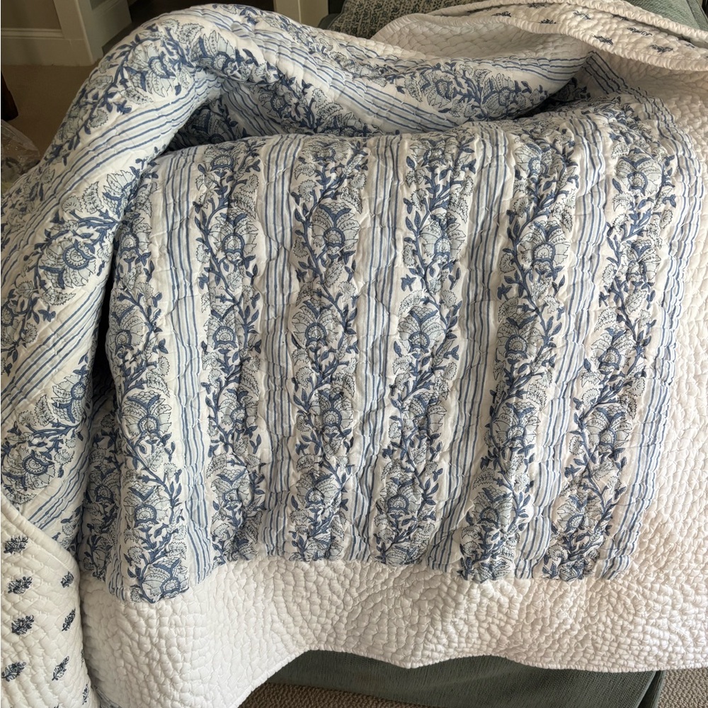 SERENA & LILY King sized reversible quilt